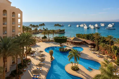 KI-Illustration: Pool und Blick auf das Meer im Hurghada Marriott Beach Resort