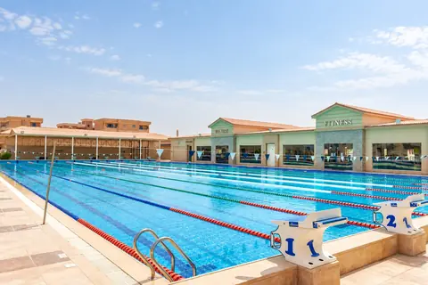 KI-Illustration: Sportbecken im Pickalbatros Aqua Vista Resort powered by Playitas